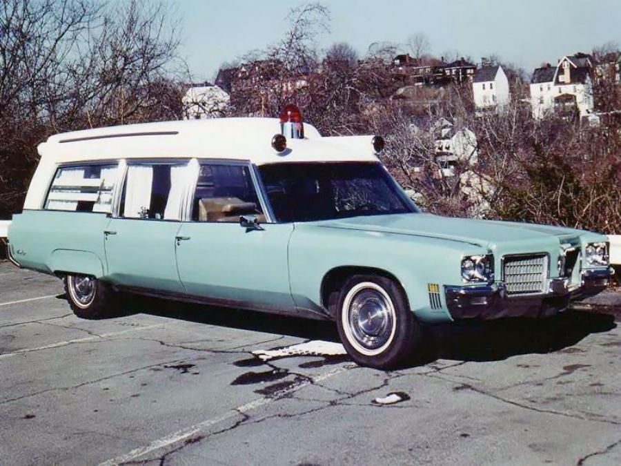 Oldsmobile 98 Cotington Ambulance by Cotner-Bevington '1971